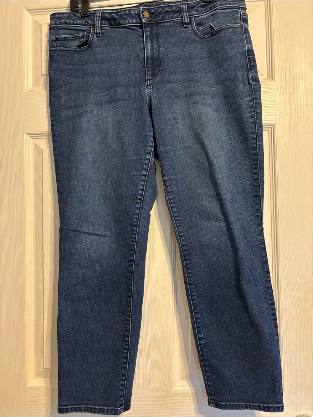 Ann Taylor Factory Curvy Stretch Jeans in Dark Blue Wash